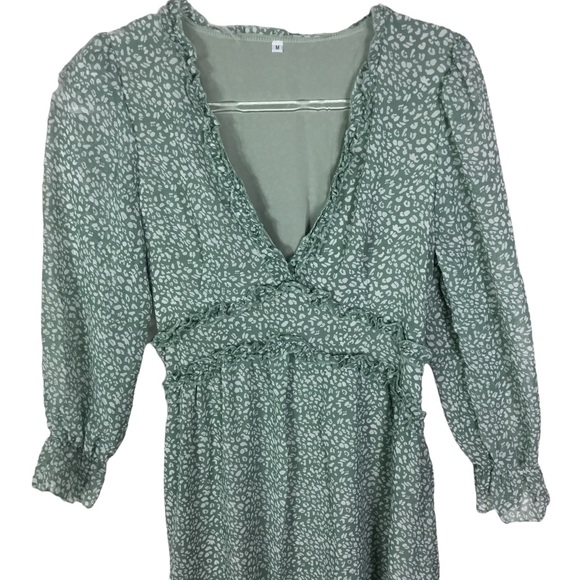 Deep V-neck Ruffle Long Sleeve Floral Print Maxi Dress size Medium NWOT - Picture 5 of 6